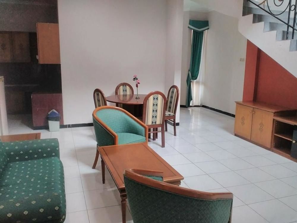 Готель Istana Permata Juanda Sawotratap Екстер'єр фото