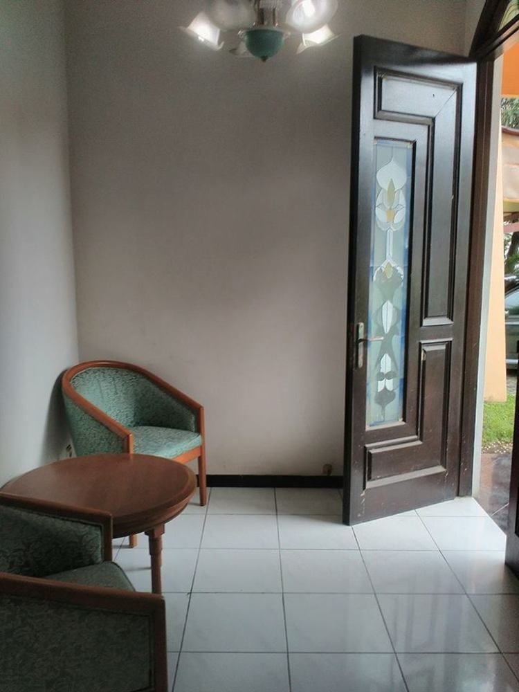 Готель Istana Permata Juanda Sawotratap Екстер'єр фото